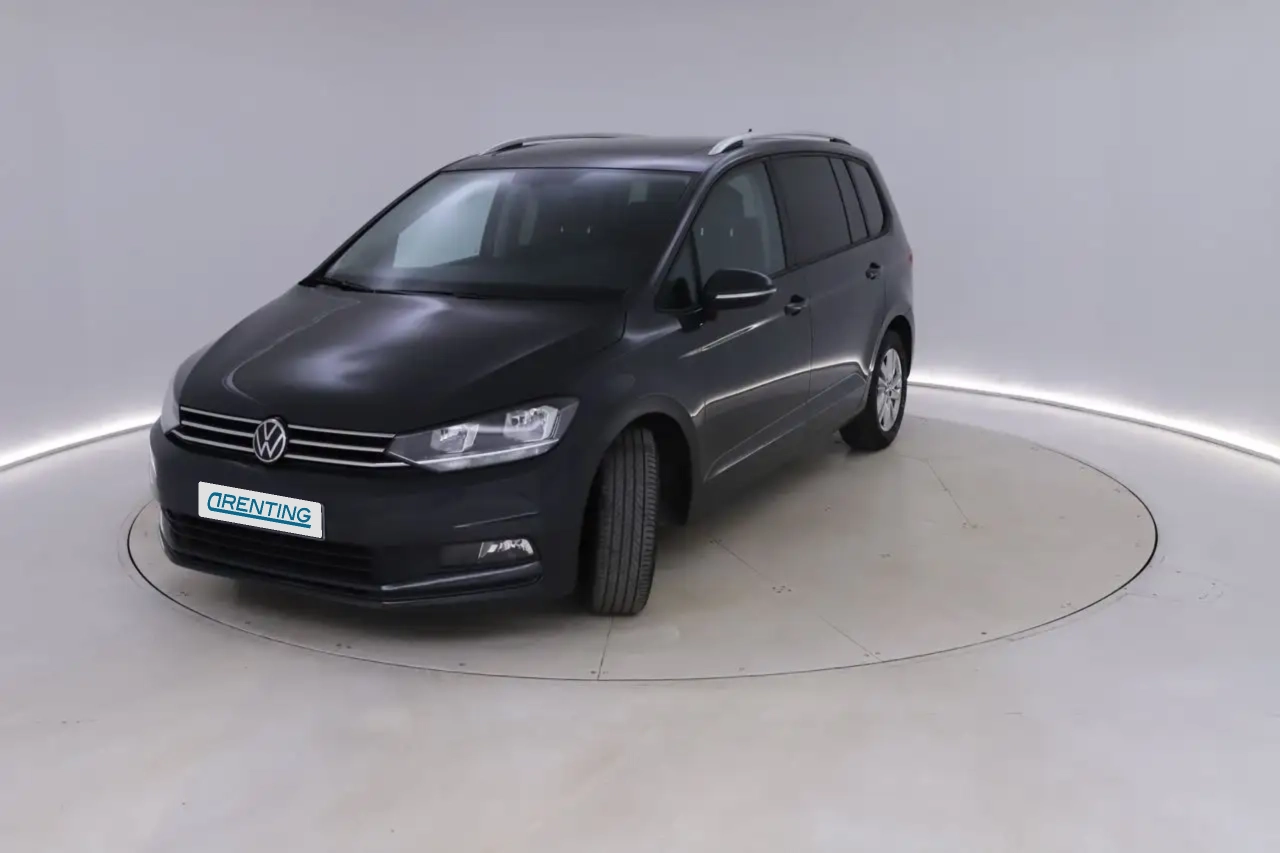 Renting Volkswagen Touran 2.0TDI CR BMT Advance DSG7 110kW 1