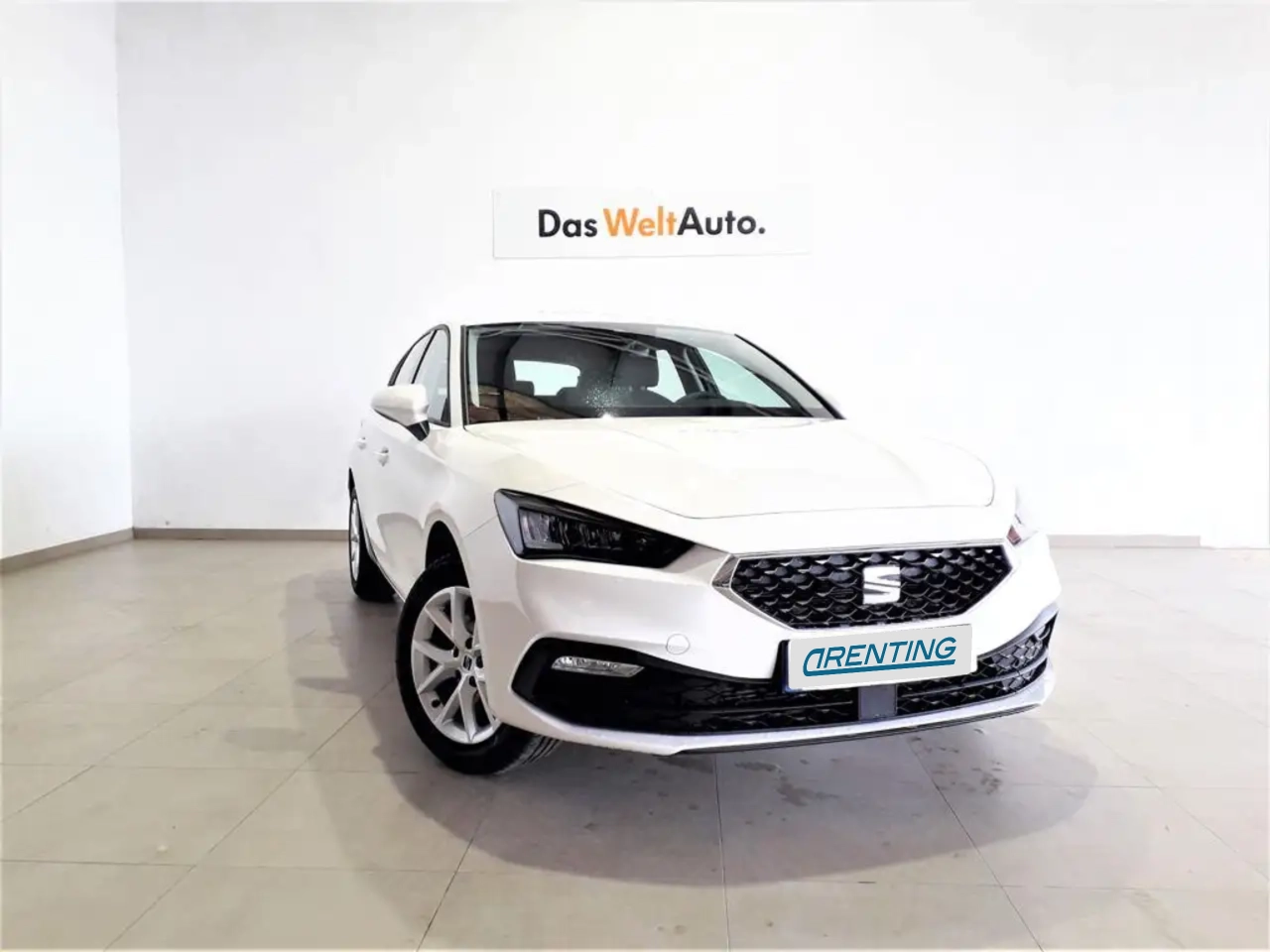 Renting SEAT Leon 2.0TDI S&S Reference 115 Blanco