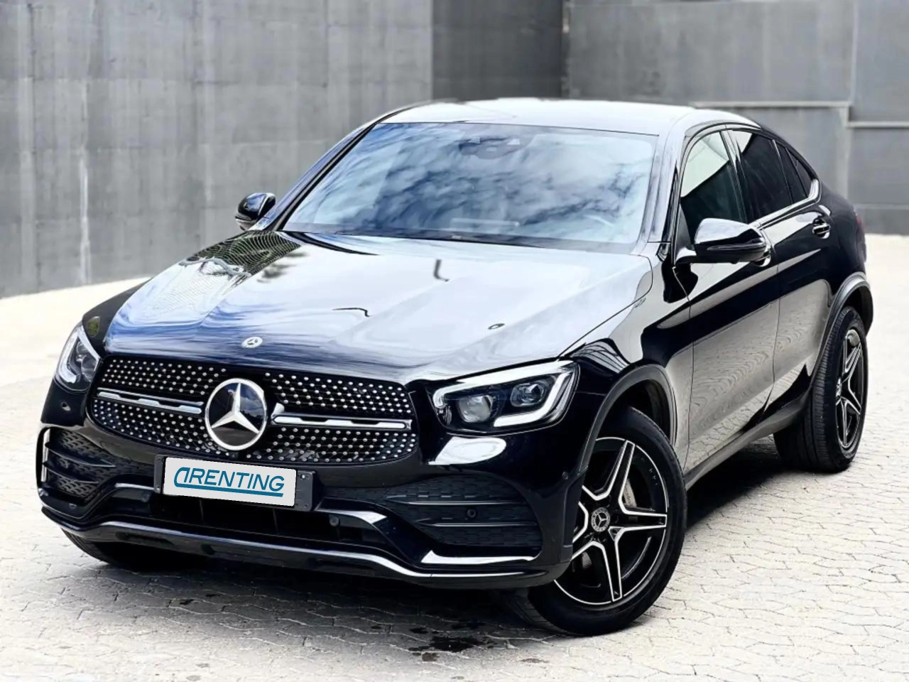 Renting Mercedes-Benz GLC 200 200d 4Matic 9G-Tronic Negro 1