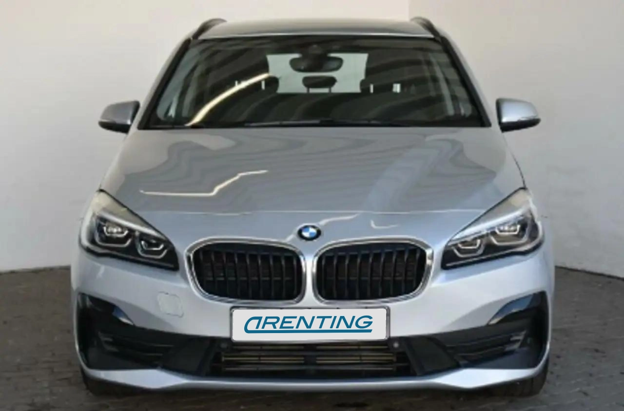 Renting BMW 216 216d Active Tourer Business Plateado