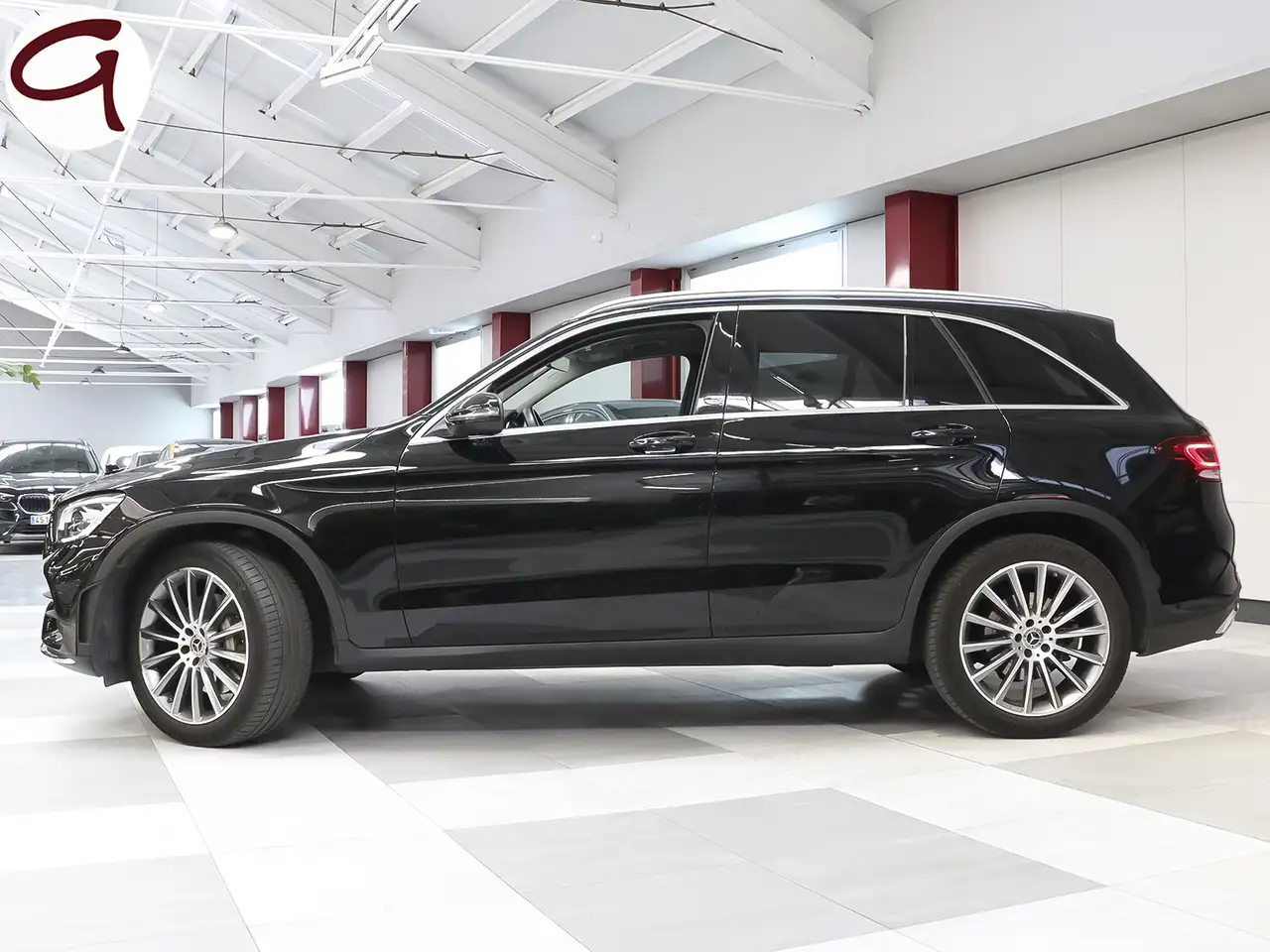 Renting Mercedes-Benz GLC 220 220d 4Matic 9G-Tronic Negro 4