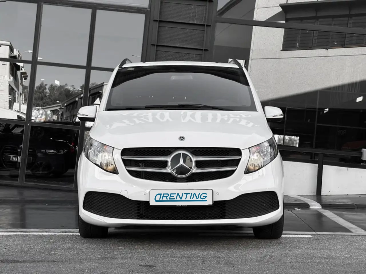 Renting Mercedes-Benz V 220d Largo Blanco