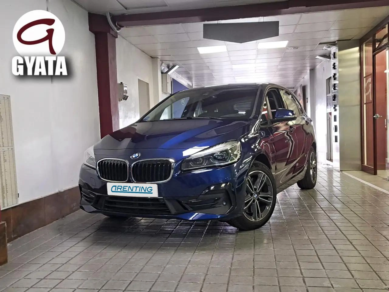 Renting BMW 225 225xe iPerformance Active Tourer Azul