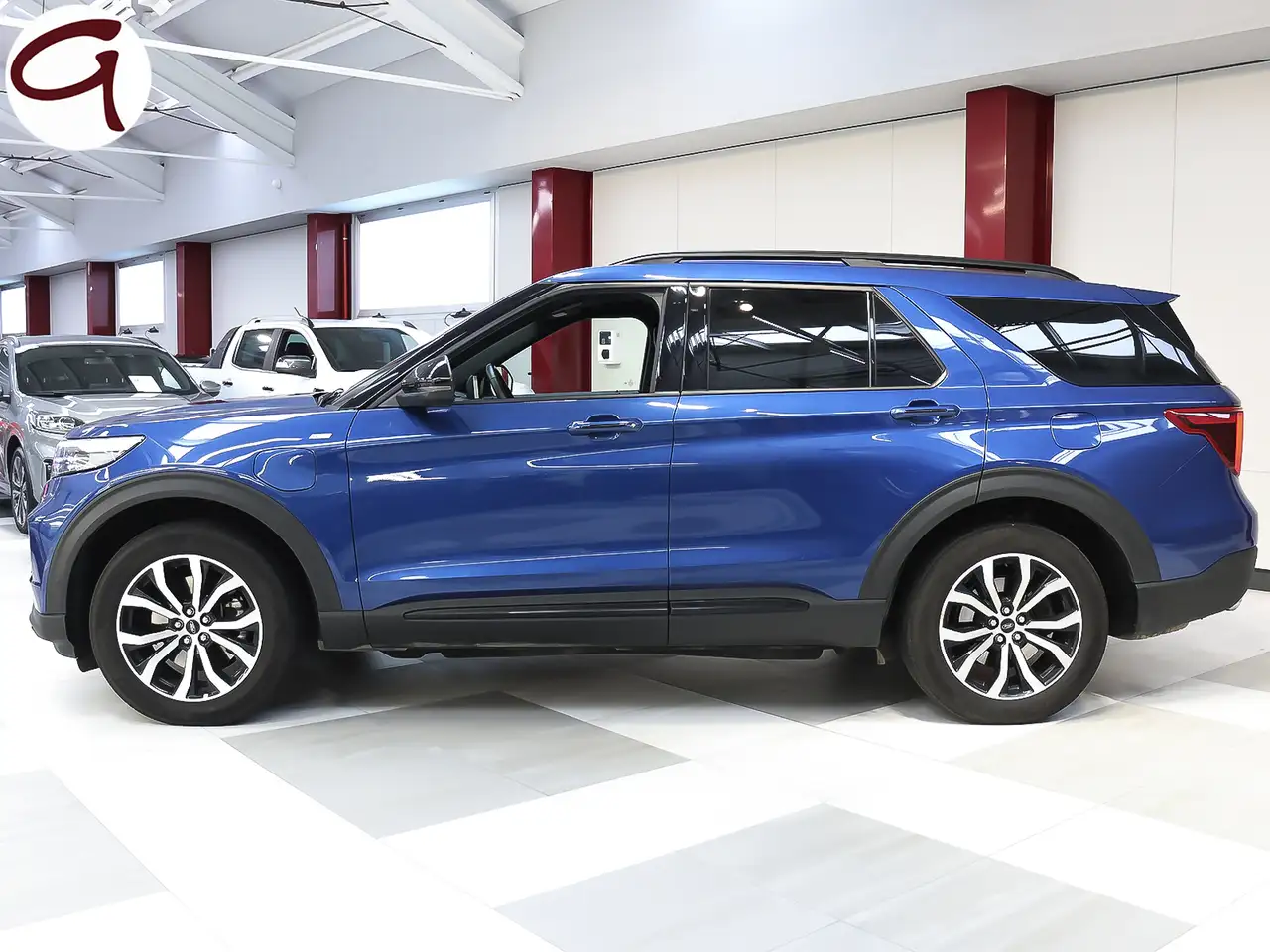 Renting Ford Explorer 3.0 PHEV ST-Line AWD 450 Azul