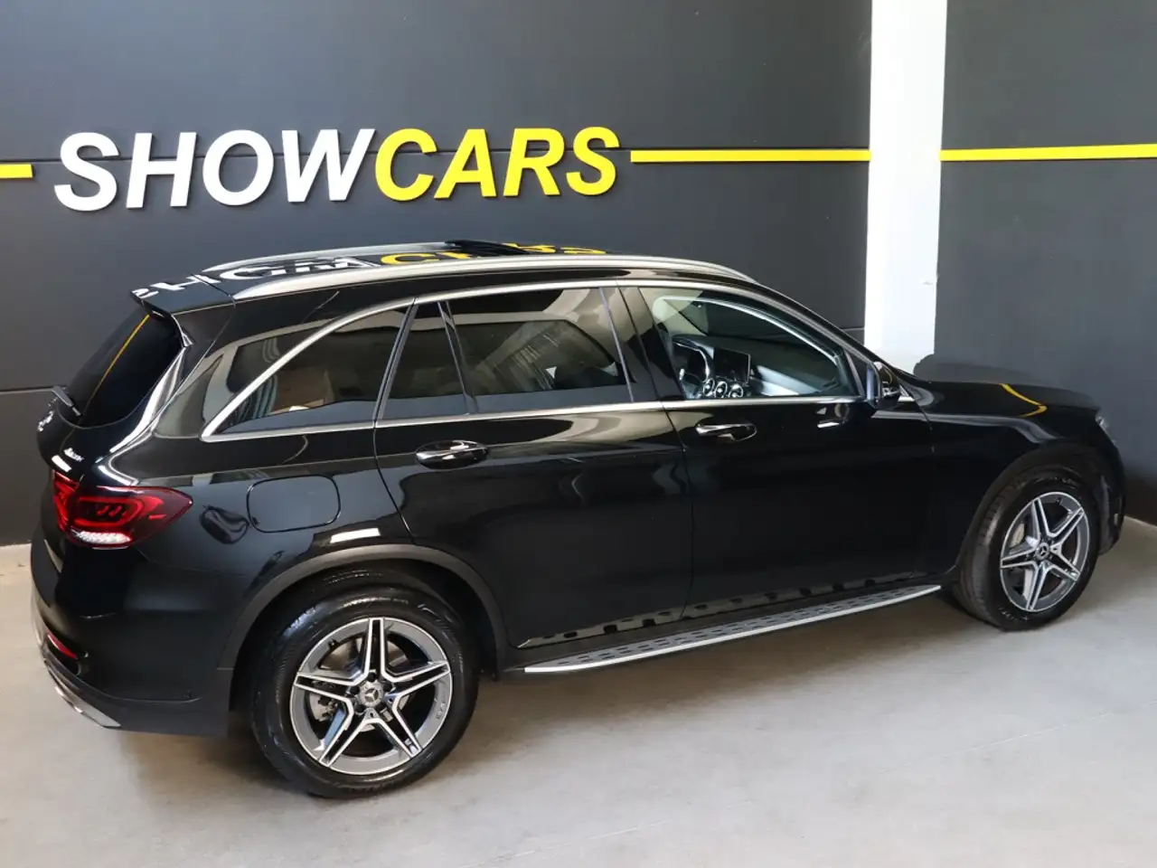 Renting Mercedes-Benz GLC 300 300d 4Matic 9G-Tronic Negro