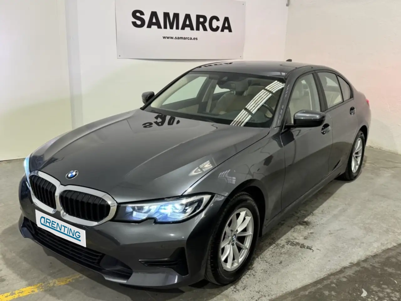 Renting BMW 318 318d (4.75) Gris