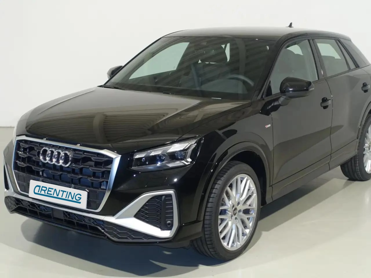 Renting Audi Q2 35 TDI Adrenalin S tronic 110kW Negro