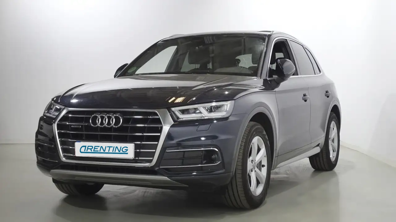 Renting Audi Q5 40 TDI Design quattro-ultra S tronic 140kW Azul