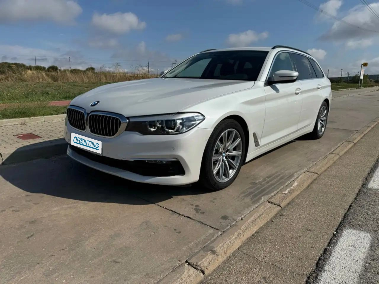 Renting BMW 530 530dA Touring xDrive Blanco