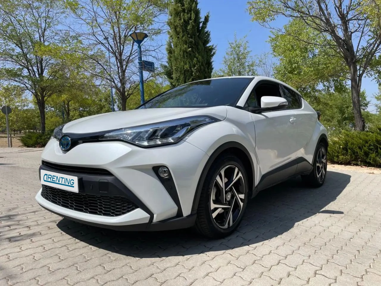 Renting Toyota C-HR Advance 2.0 180H. *IVA deducible* *8.000 km* *29-1 Blanco