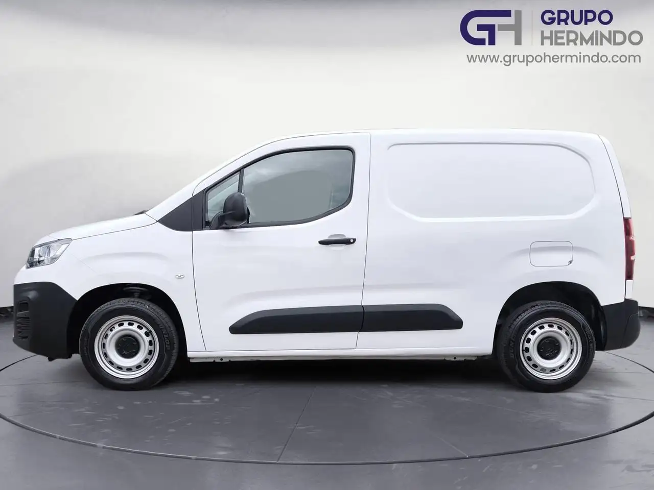 Renting Citroen Berlingo Furgon TALLA M BLUE HDI 100 CV Blanco 2 1