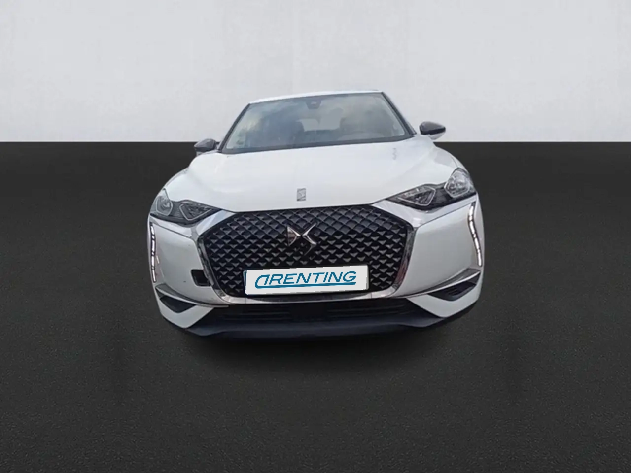 Renting DS Automobiles DS 3 Crossback BlueHDi Be Chic 100 Blanco 11 1