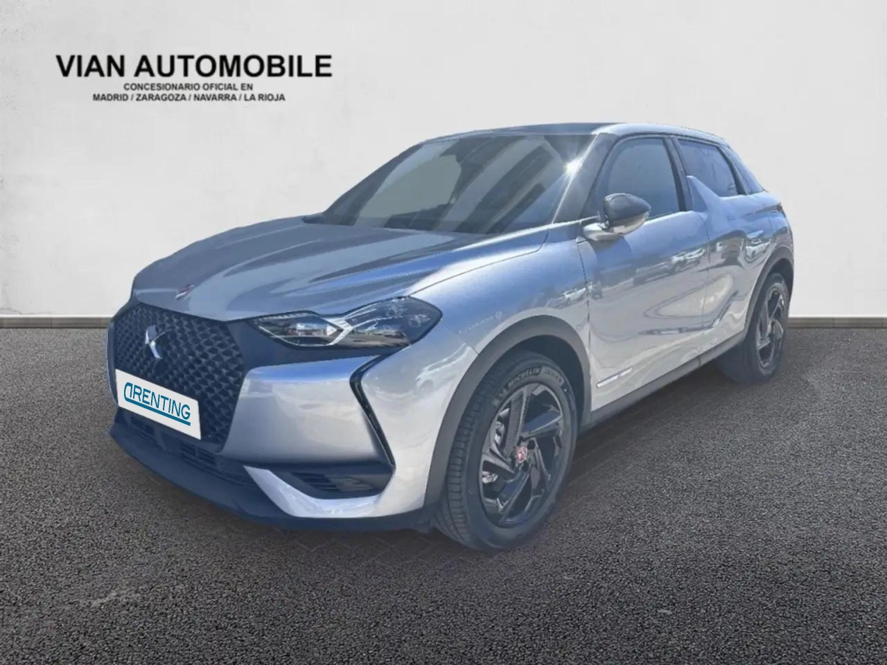 Renting DS Automobiles DS 3 Crossback BlueHDi Performance Line 130 Aut. Gris 2