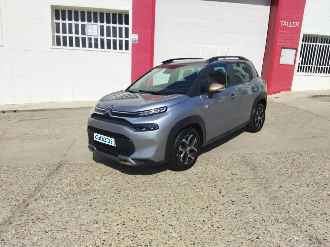 Renting Citroen C3 Aircross BlueHDi S&S C-Series 110 Gris 5