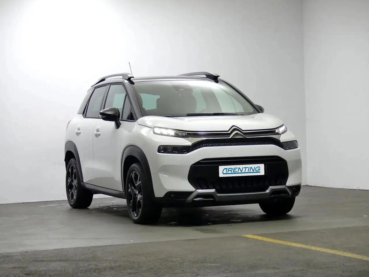 Renting Citroen C3 Aircross BlueHDi S&S Shine 110 Blanco 3