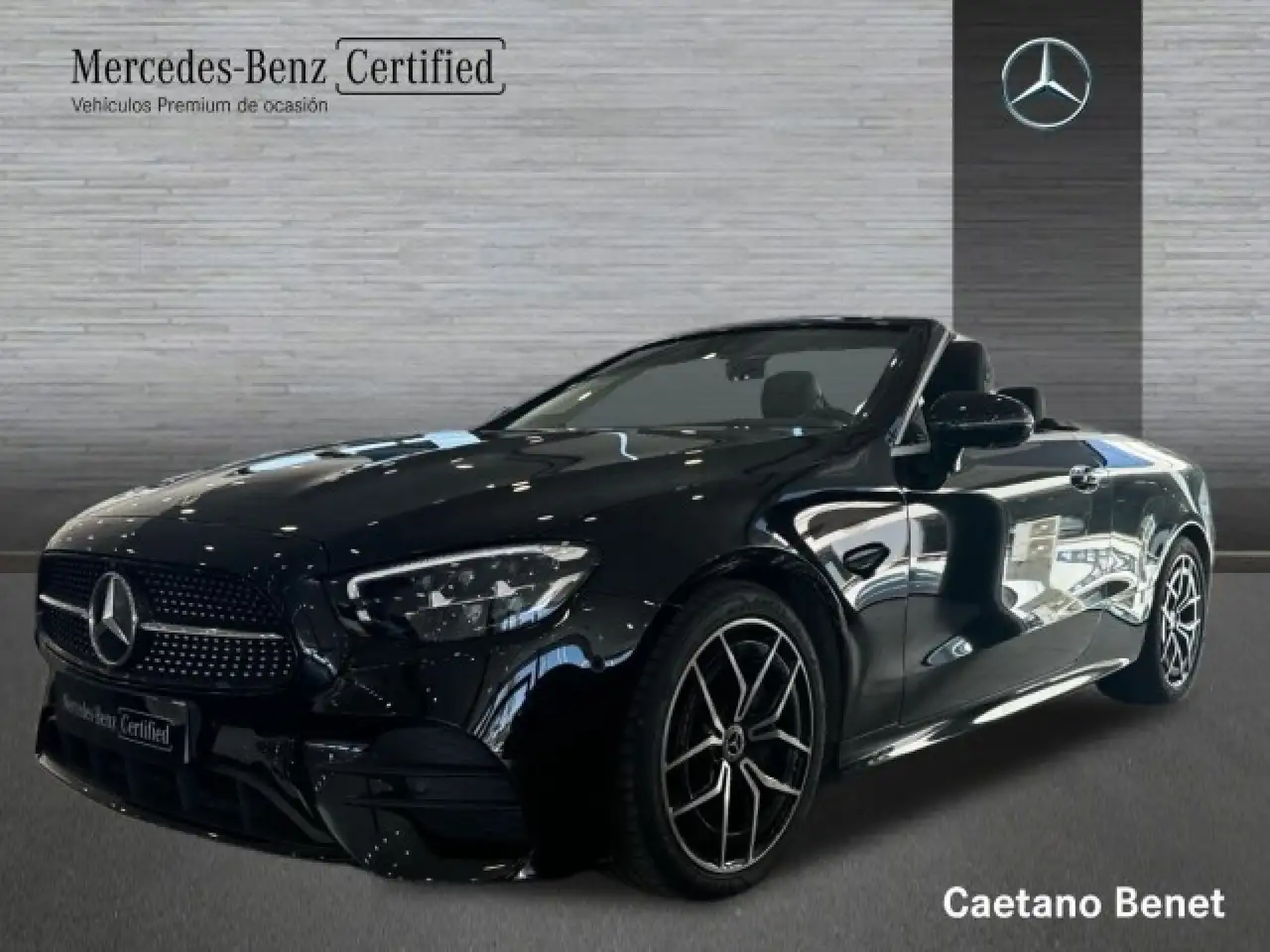 Renting Mercedes-Benz E 220 Cabrio 220d 4Matic Negro