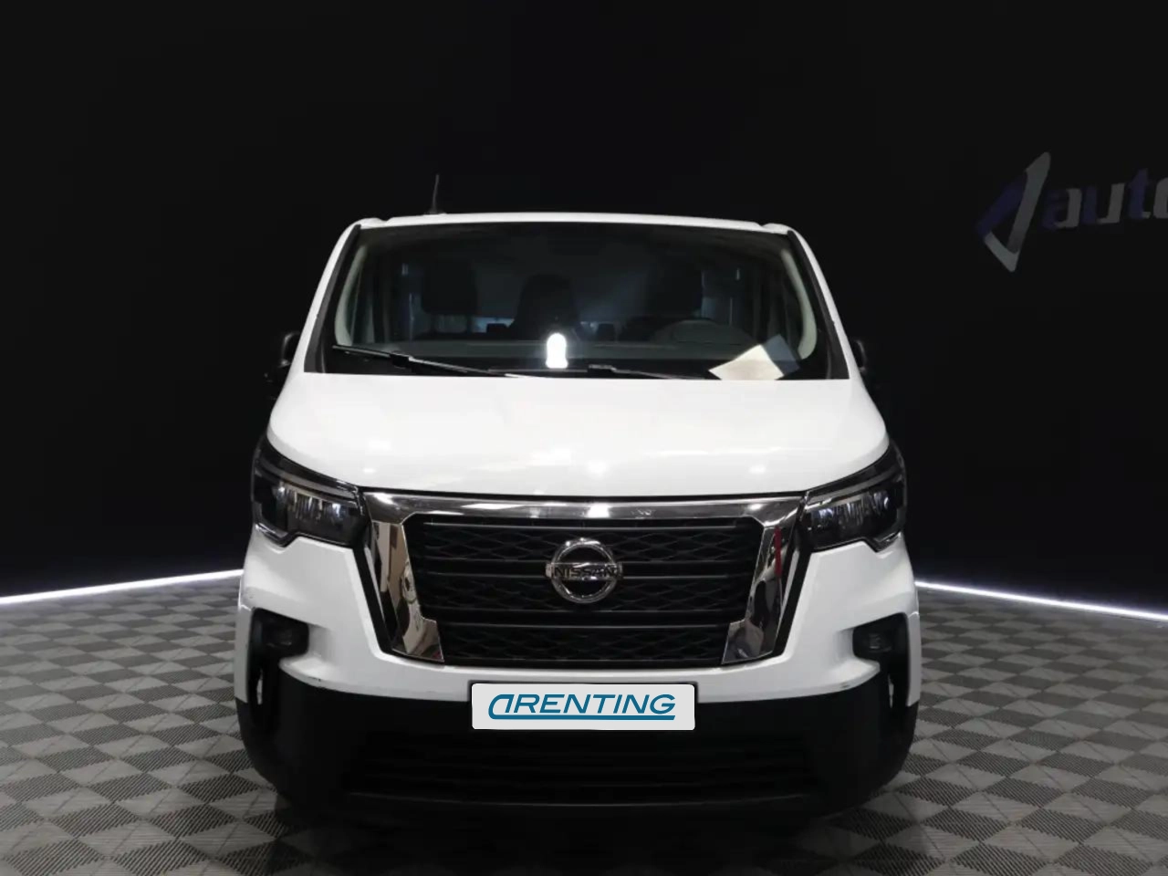 Renting Nissan Primastar Combi 6 2.0dCi L2H1 1T Comfort 110 Blanco