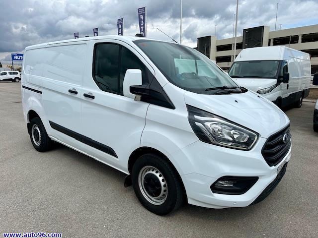 Renting FORD TRANSIT CUSTOM 2.0 TDCI 280 L1 H1 130 TREND FURGON