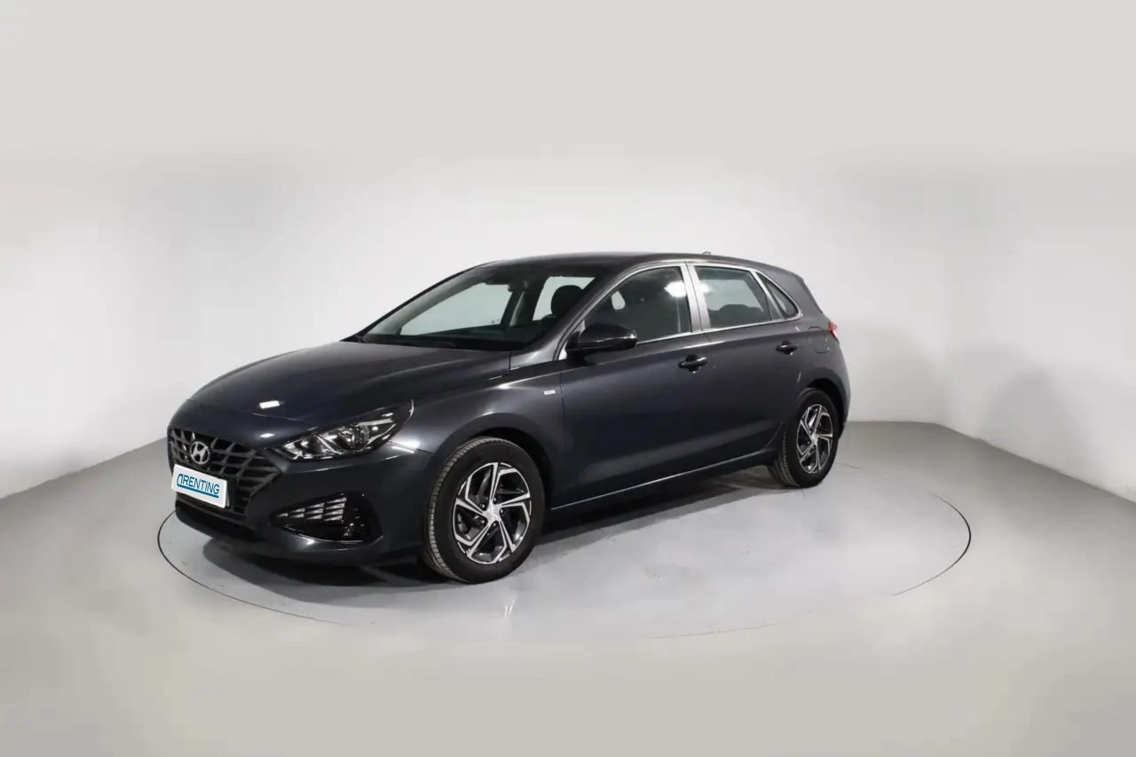 Renting Hyundai i30 CW 1.0 TGDI Klass 48V 120 Negro