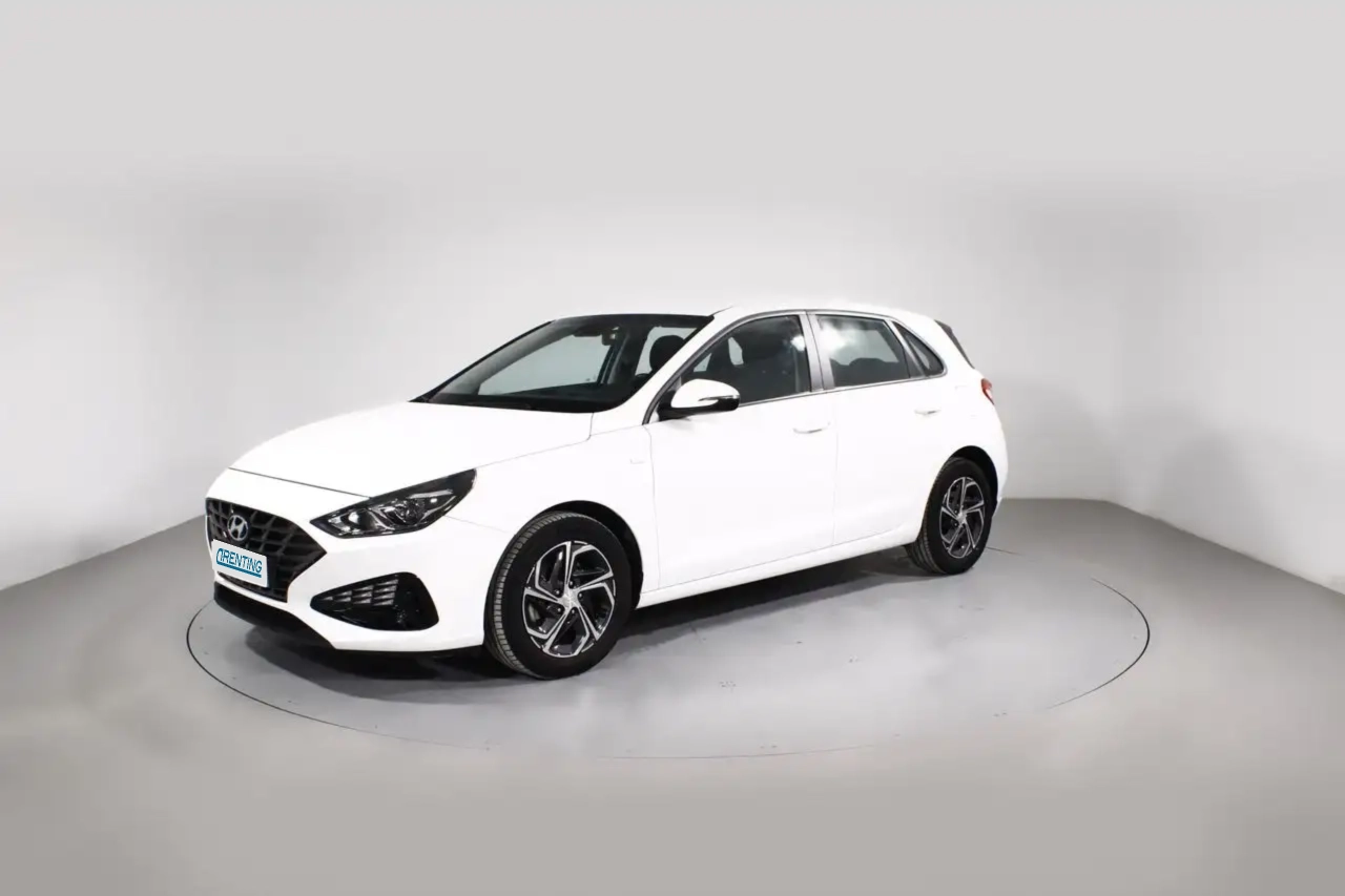 Renting Hyundai i30 CW 1.0 TGDI Klass 48V 120 Blanco