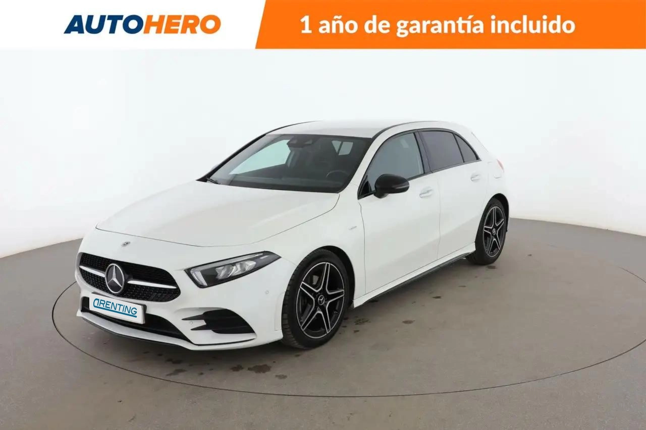 Renting Mercedes-Benz A 200 d AMG Line Blanco 1