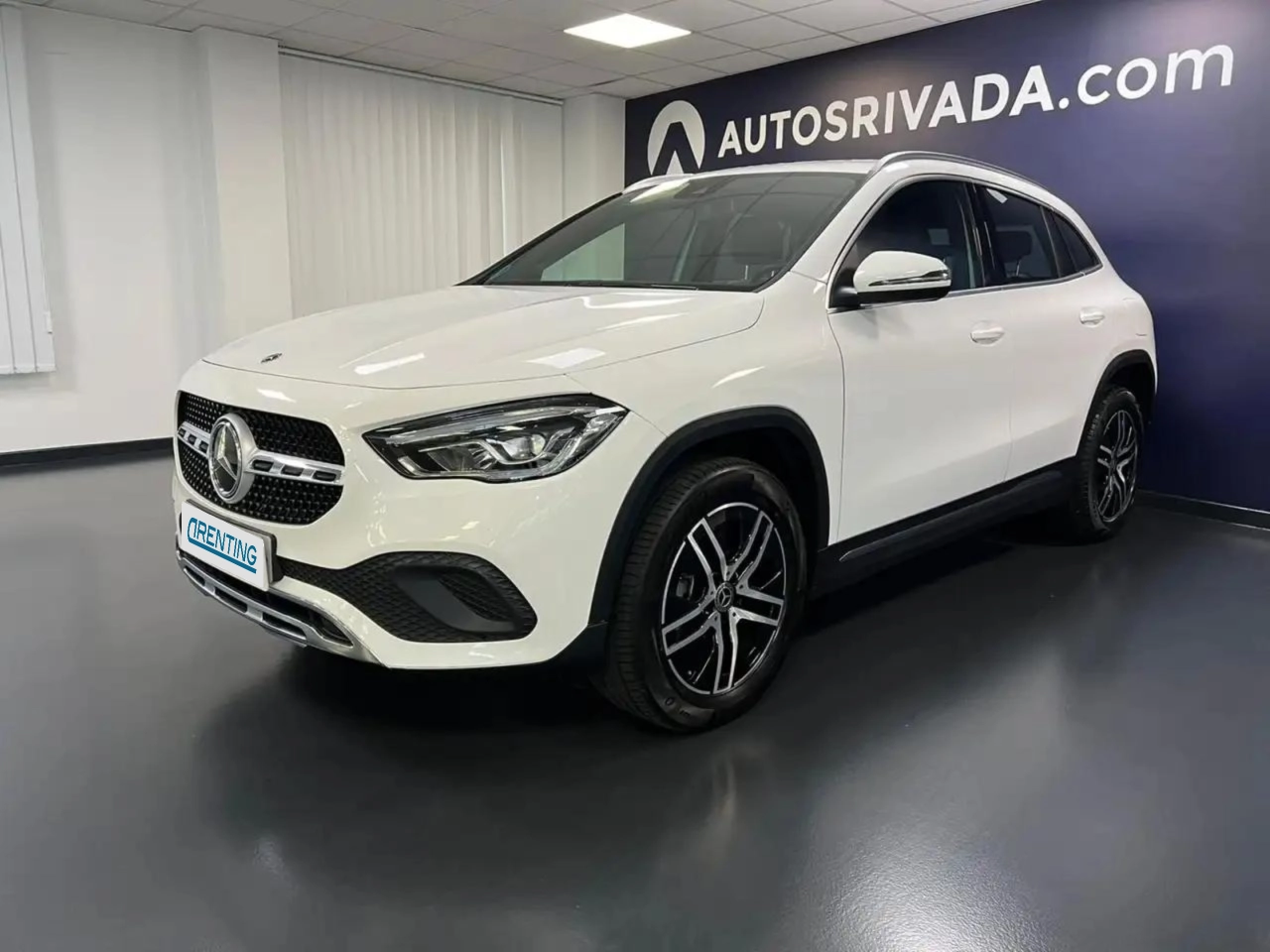 Renting Mercedes-Benz GLA 200 D Blanco