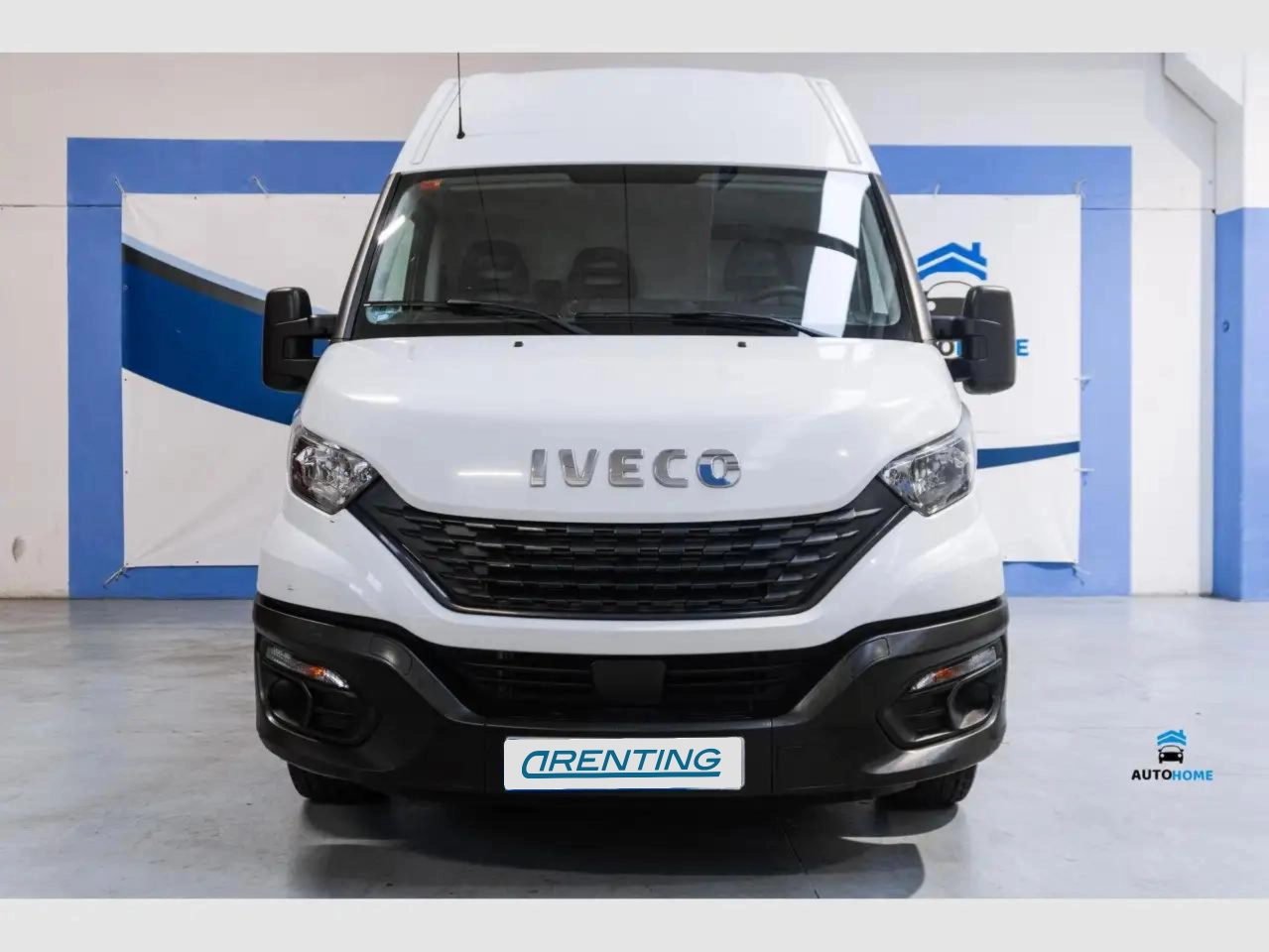 Renting Iveco Daily 2.3 TD 35C 16 V 3520L/H2 12 M3 Blanco