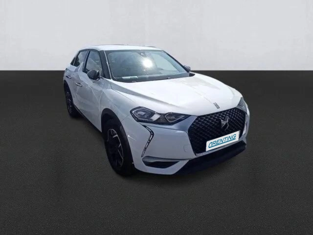 Renting DS DS3 Crossback DS 3 Crossback BlueHDi So Chic 110 3