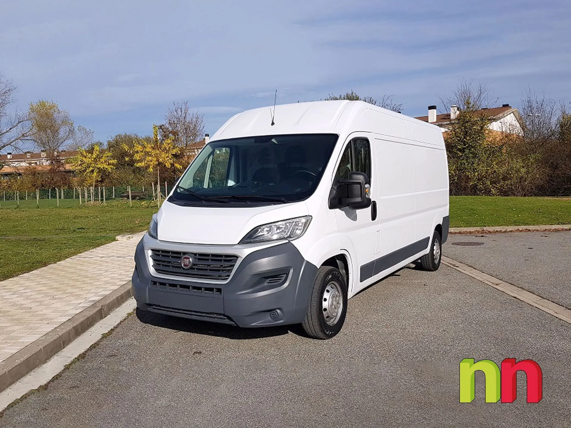 Renting FIAT Ducato Shuttle Maxi 35 2.3Mjt L3 H2 140CV 1