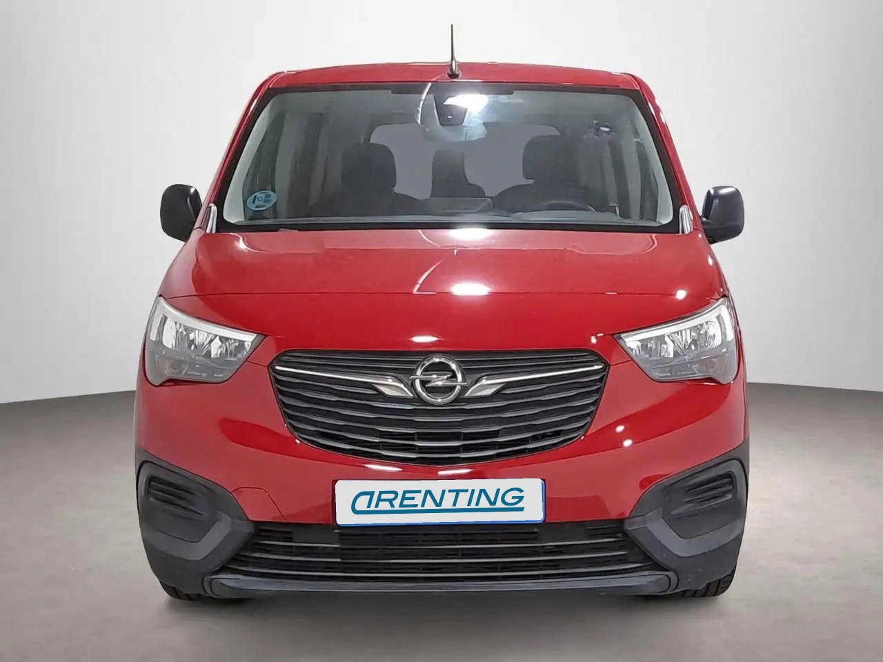 Renting Opel Combo Life 1.5TD S/S Selective XL 130 Rojo