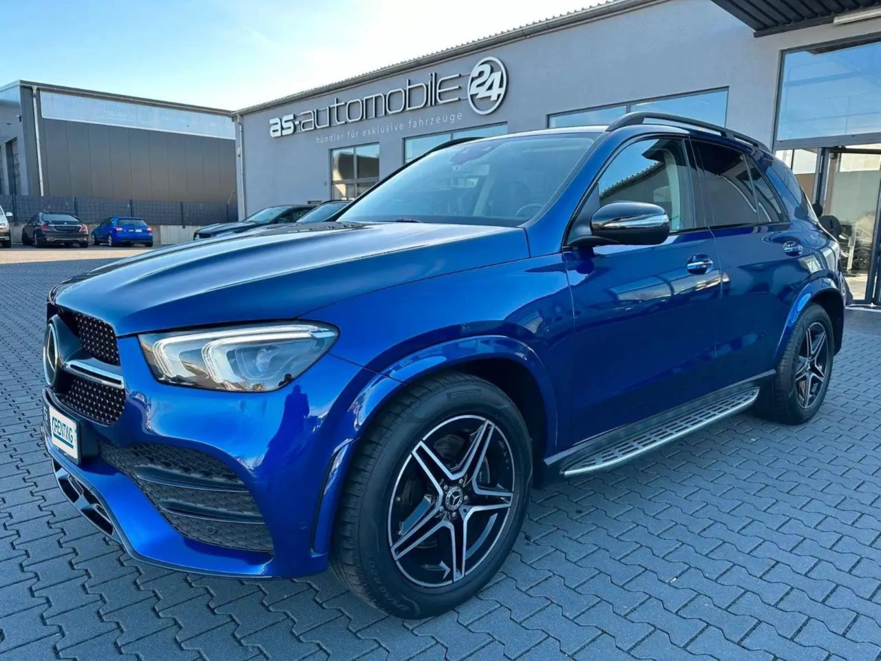 Renting Mercedes-Benz GLE 400 2 1