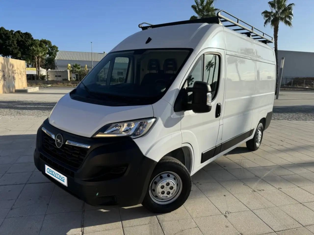 Renting Opel Movano Fg. 2.2 BlueHDI Base 120 L2H2 3500 Blanco