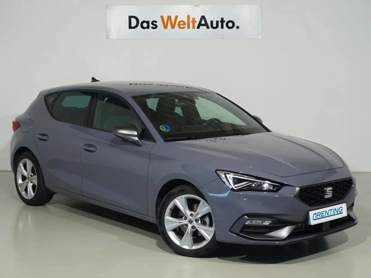 Renting SEAT Leon Nuevo  1.5 eTSI 110kW DSG S&S FR Special Ed Vis Gris