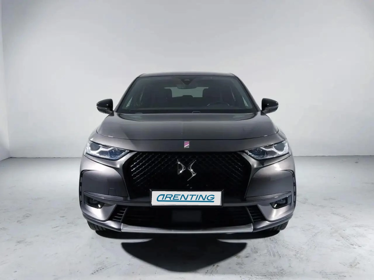 Renting DS Automobiles DS 7 Crossback Performance Line Gris 1