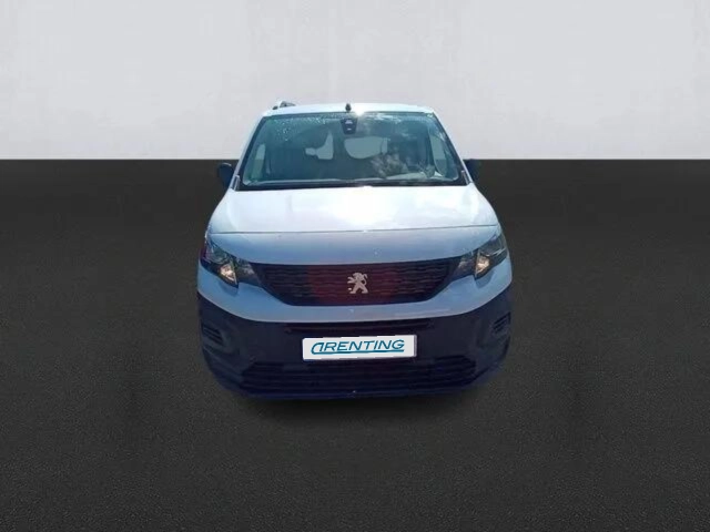 Renting PEUGEOT Rifter 1.5BlueHDi S&S Long Access 100 1