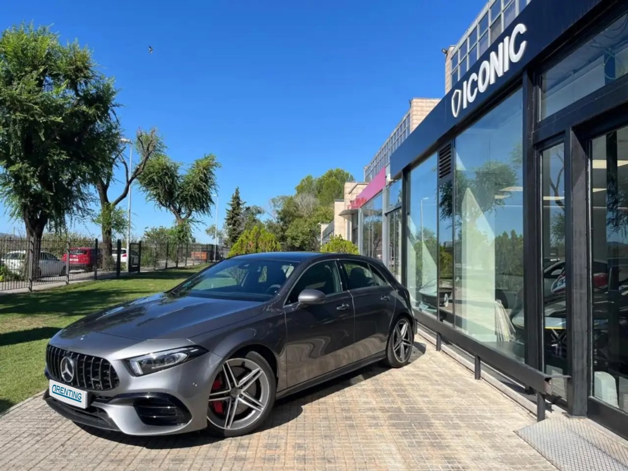 Renting Mercedes-Benz A 45 AMG S 4Matic+ 8G-DCT Gris