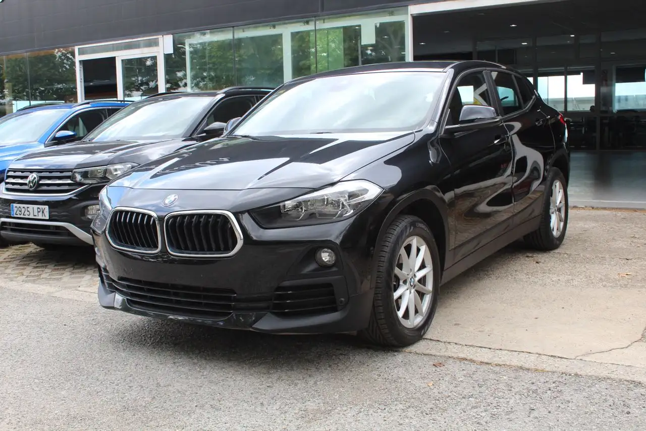 Renting BMW X2 sDrive 16d Negro