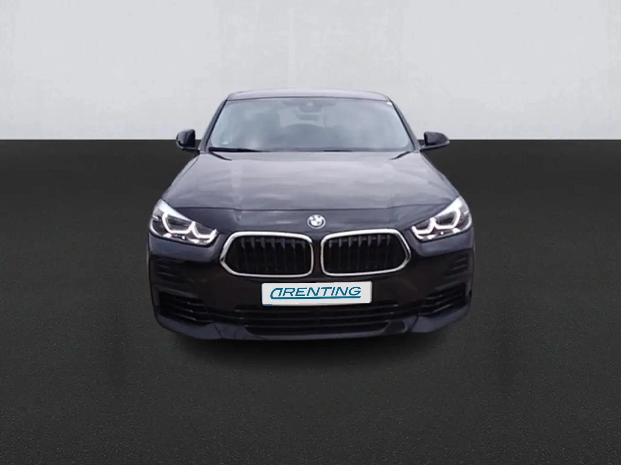 Renting BMW X2 sDrive 18dA Negro 4