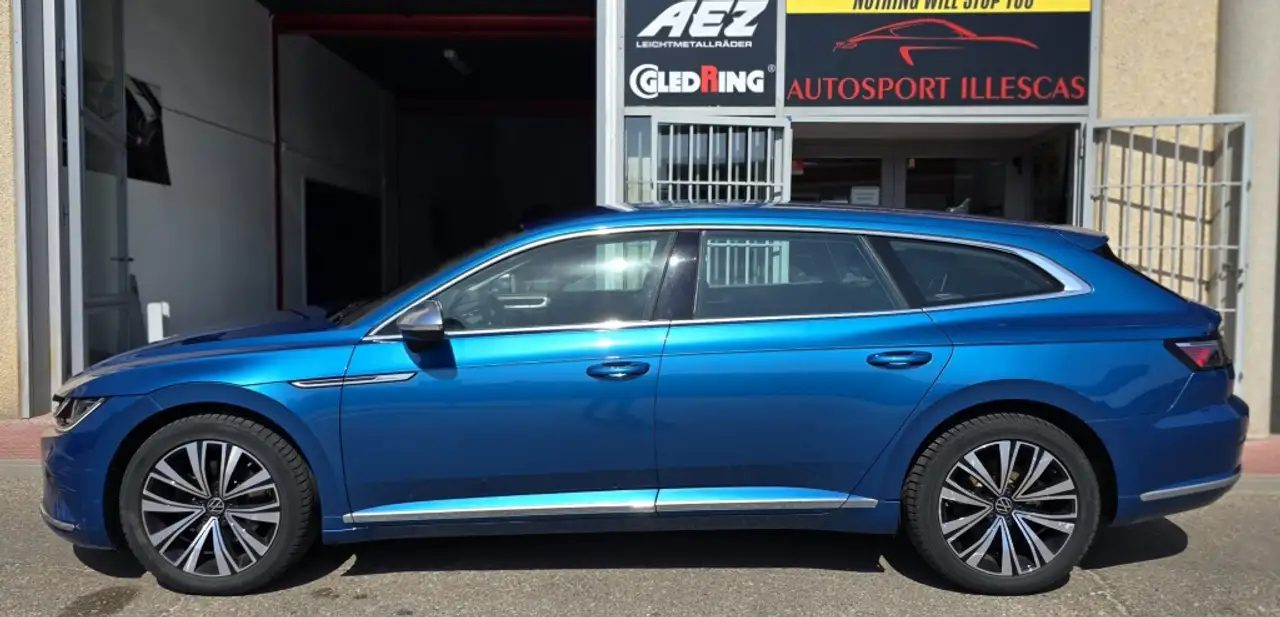 Renting Volkswagen Arteon Shooting Brake e-hybrid 1.4 TSI Elegance DSG6 Azul