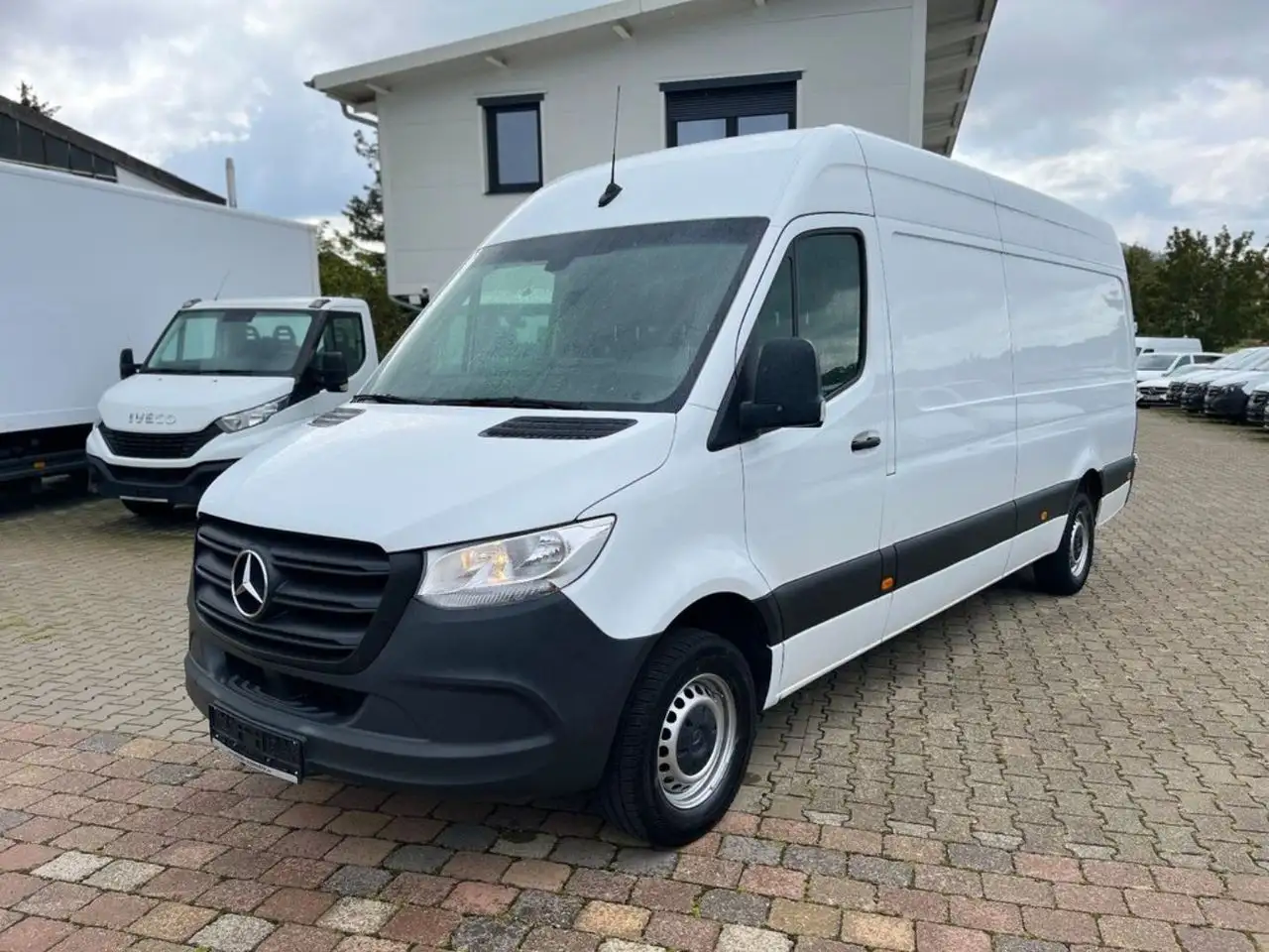 Renting Mercedes-Benz Sprinter Ch.DCb. 316CDI Compacto Blanco