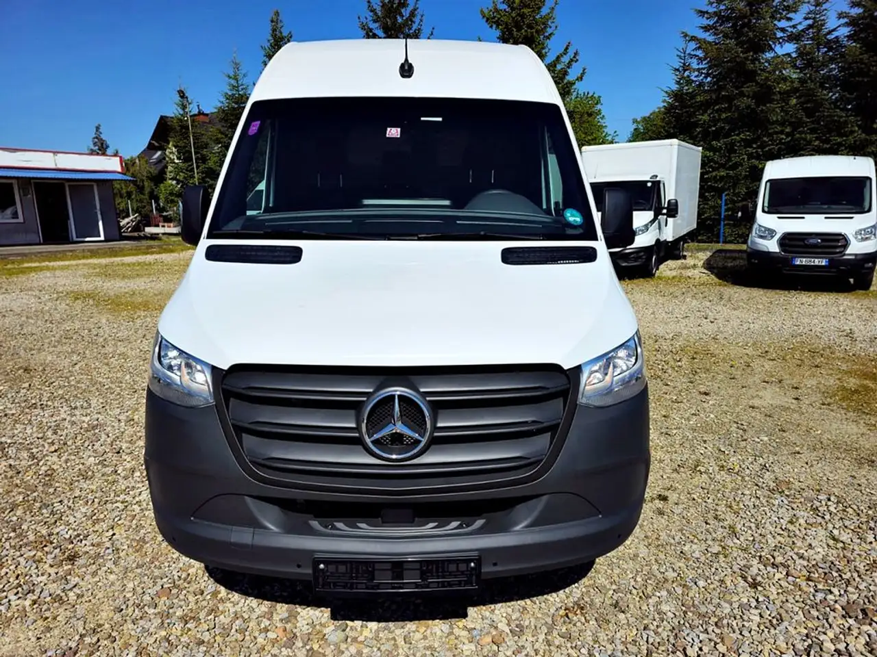 Renting Mercedes-Benz Sprinter MERCEDES-BENZ Industrial  Manual de 4 Pue Blanco 1