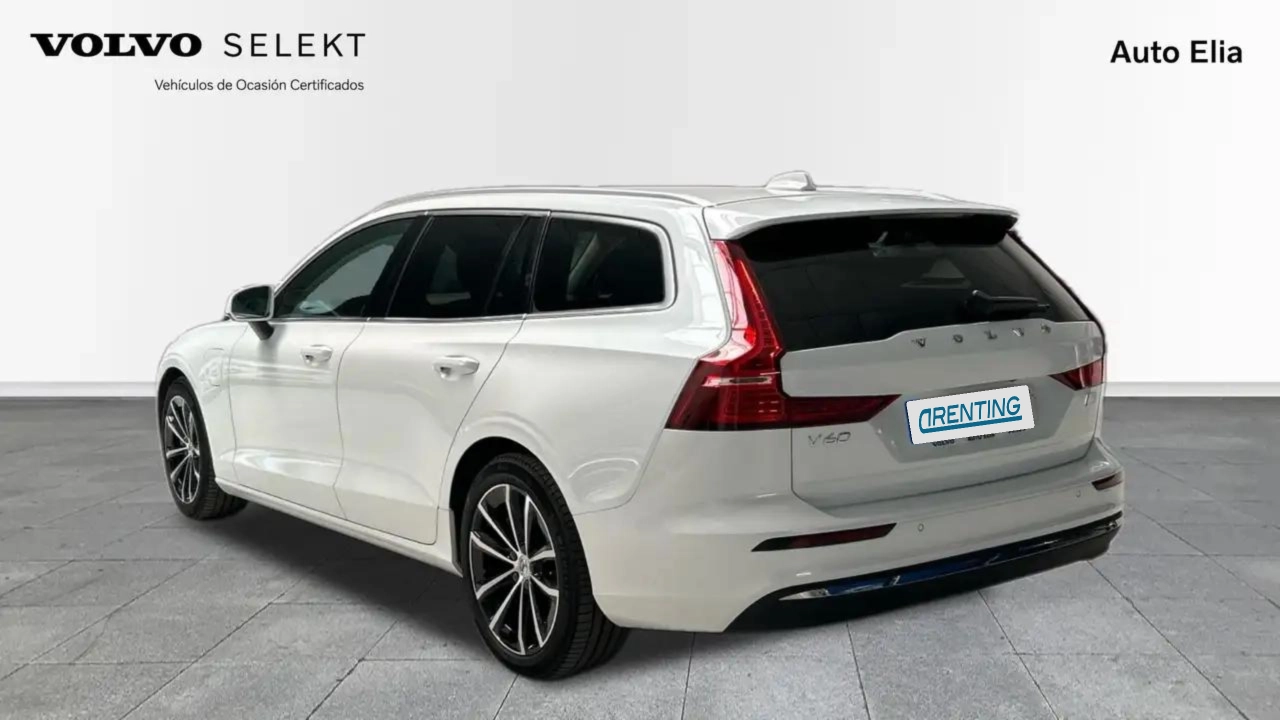 Renting Volvo V60 T6 Core AWD Blanco