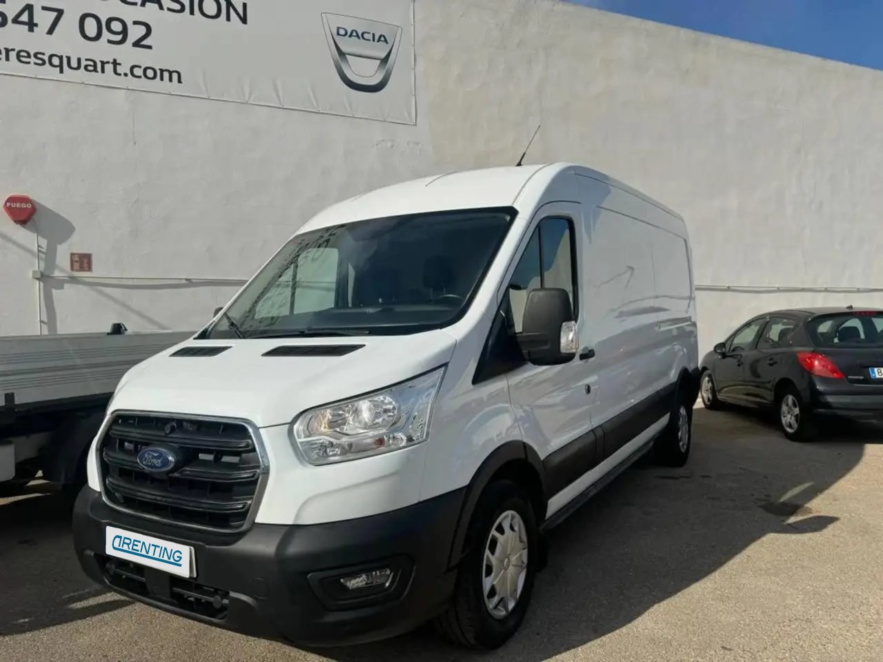 Renting Ford Transit FT 350 L2 Van Trend Aut. 130 Blanco