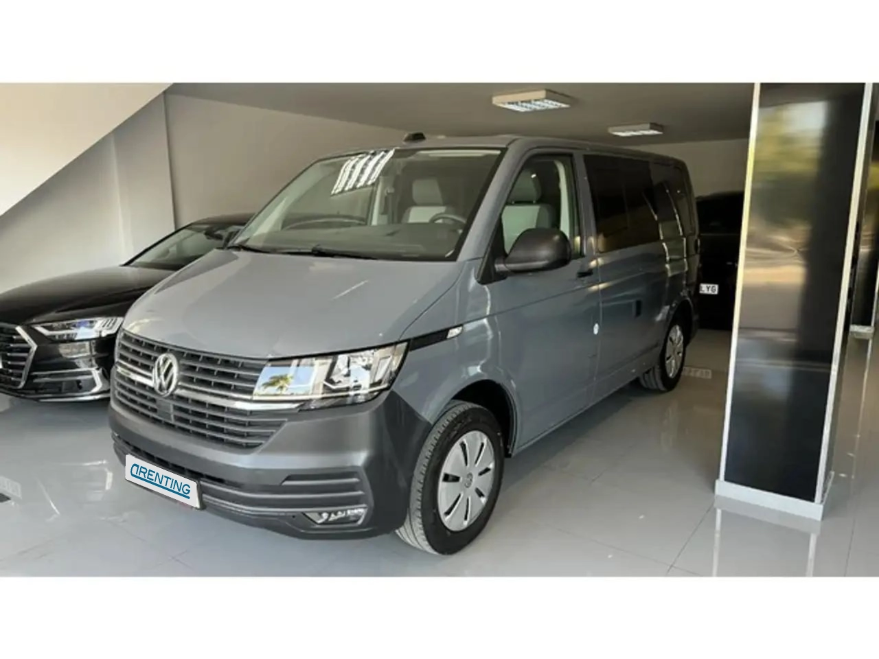 Renting Volkswagen Transporter Kombi 2.0TDI SCR BMT 81kW Gris