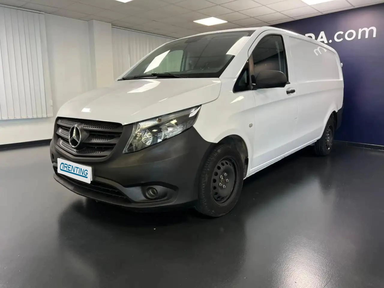 Renting Mercedes-Benz Vito M1 110 CDI TD Larga Blanco