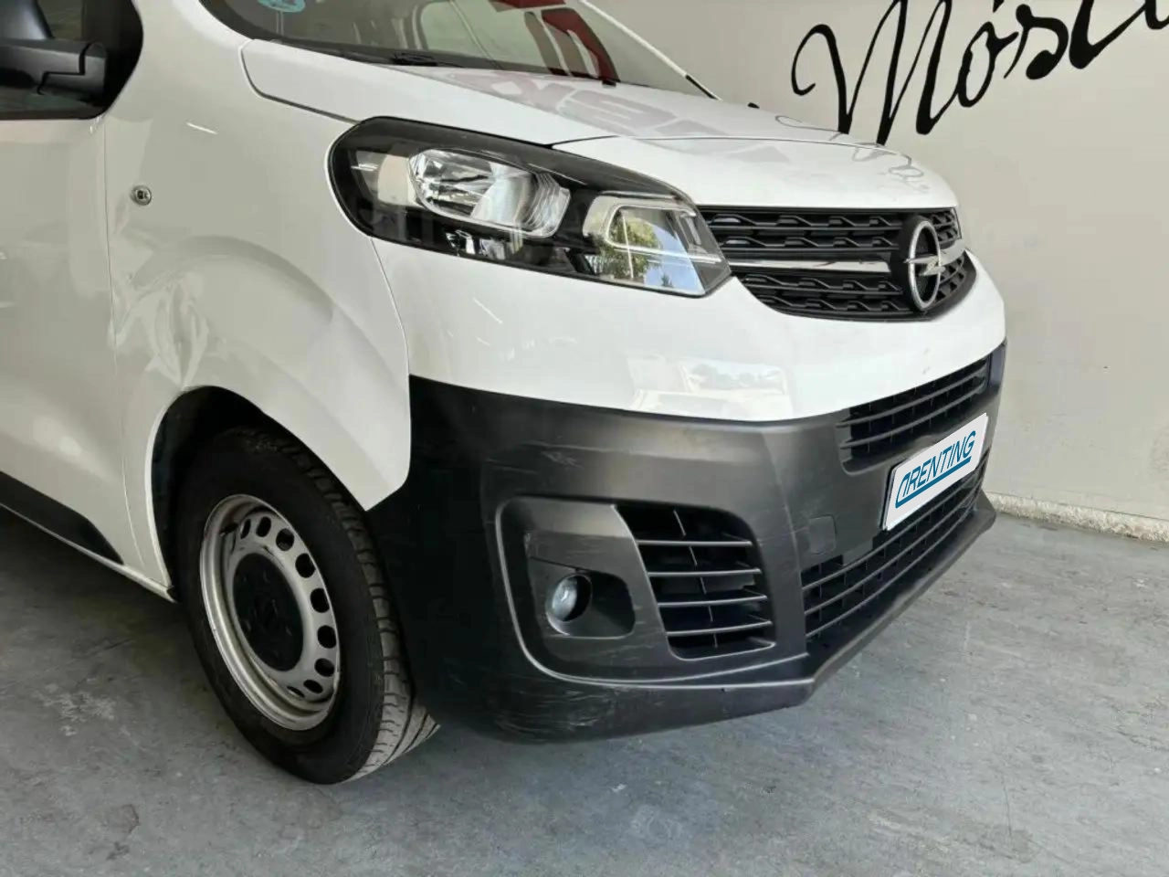 Renting Opel Vivaro 2.0 Diésel 88kW (120CV) L Inc Express DC Blanco