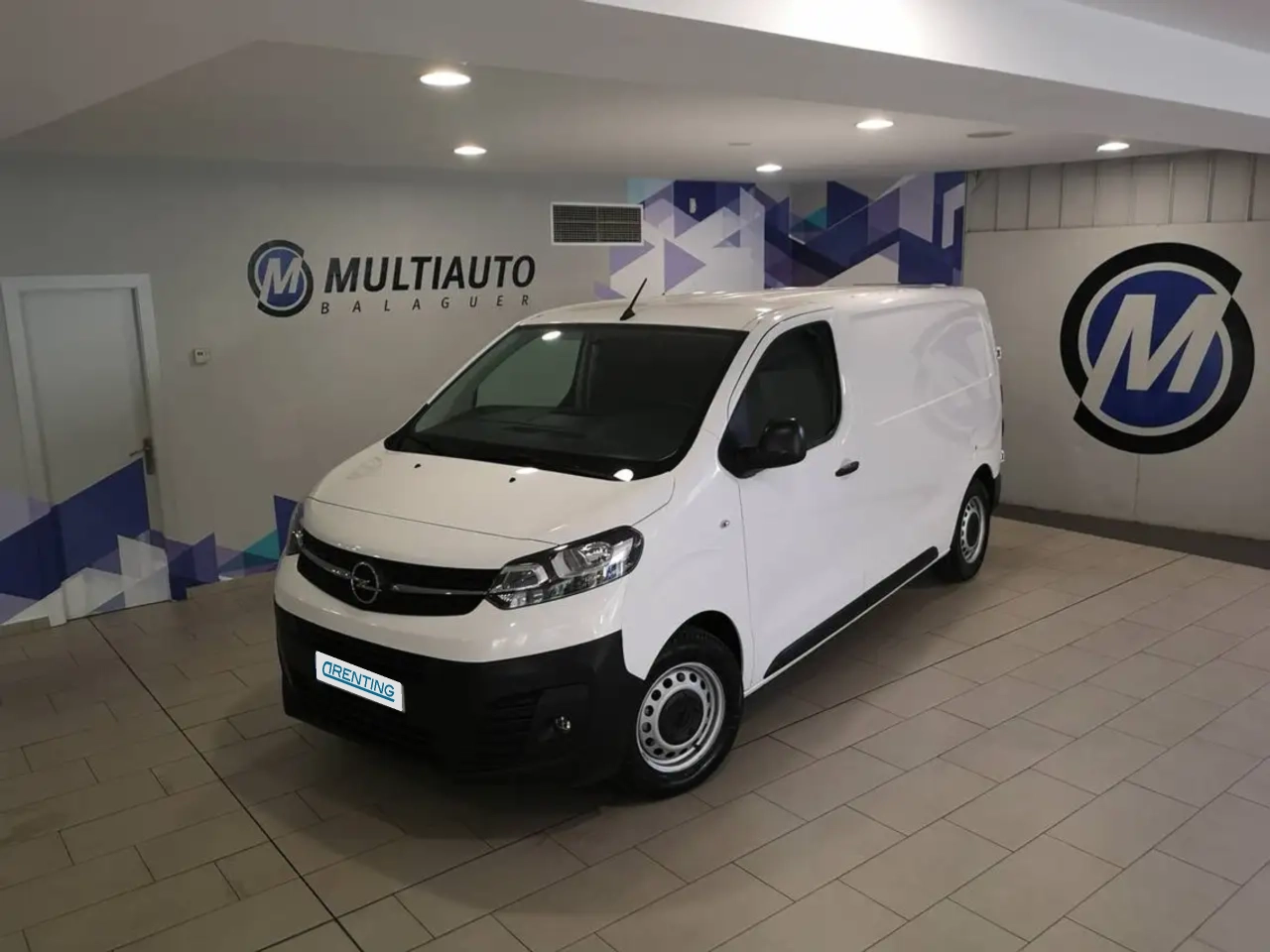 Renting Opel Vivaro Furgón 1.5D M Carga Standard Express 120 Blanco 1