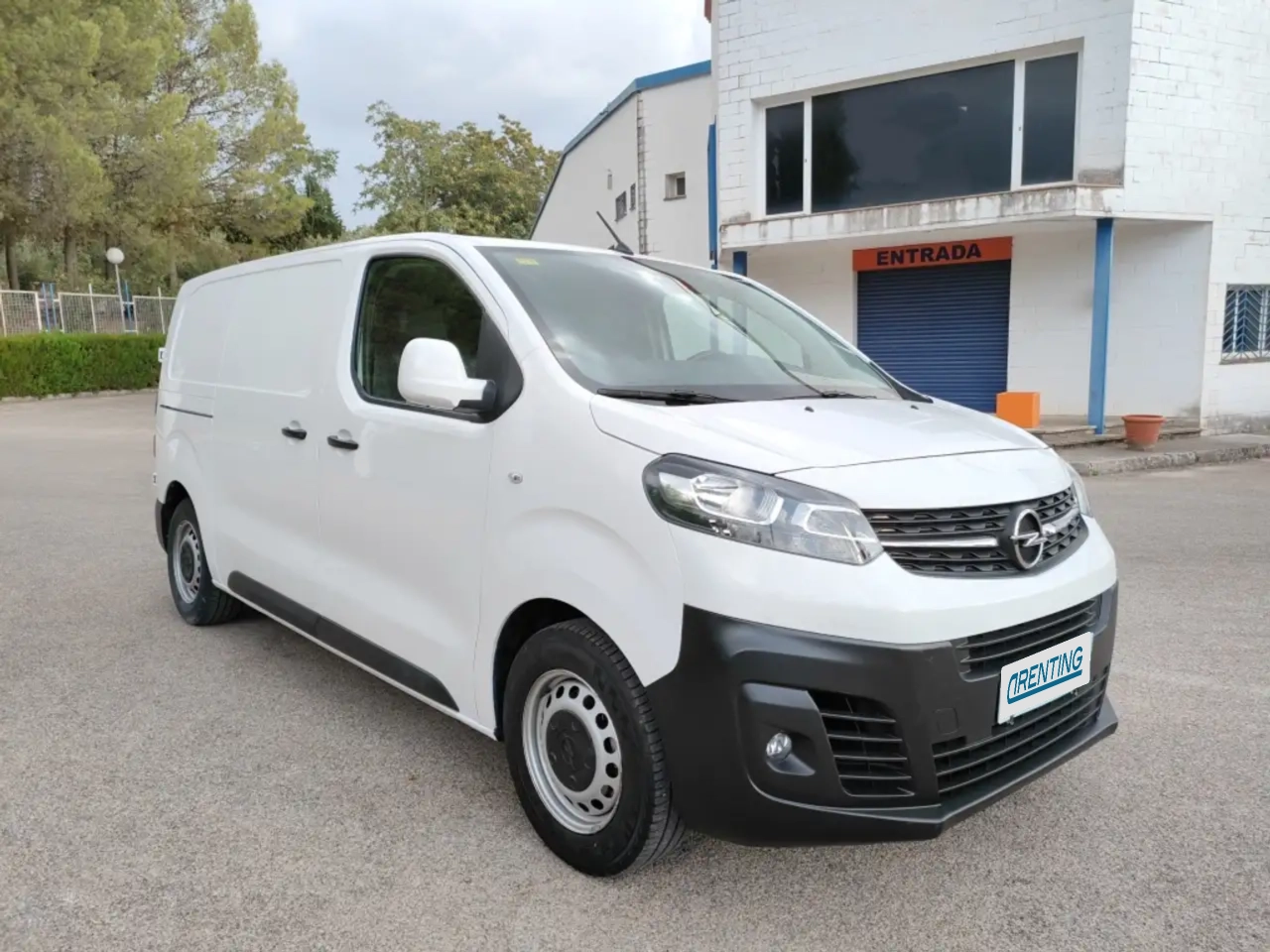 Renting Opel Vivaro Furgón 1.5D M Carga Standard Select 120 Blanco