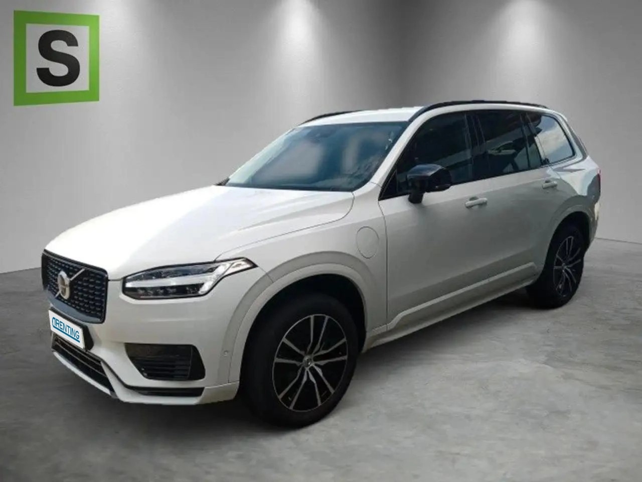 Renting Volvo XC90 XC 90 r-design 4