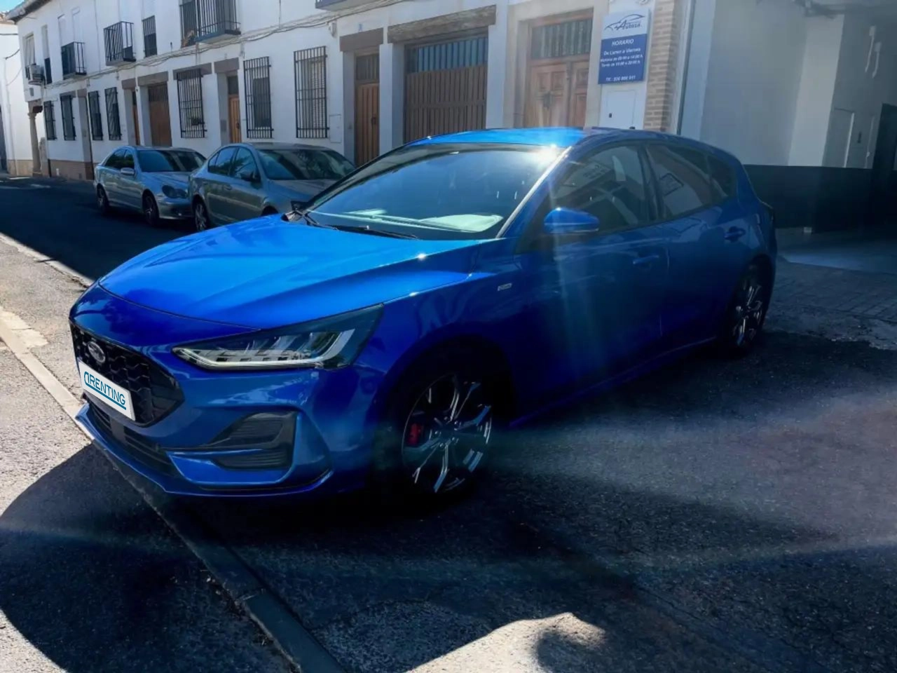 Renting Ford Focus 1.0 Ecoboost MHEV ST-Line Design SIP 125 Azul